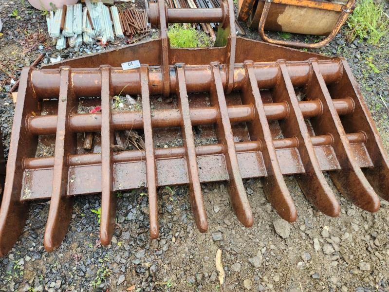 Stone Rake Pin Lot 10 - Excavator Stick Rake - 80mm Pins | AuctionsPlus