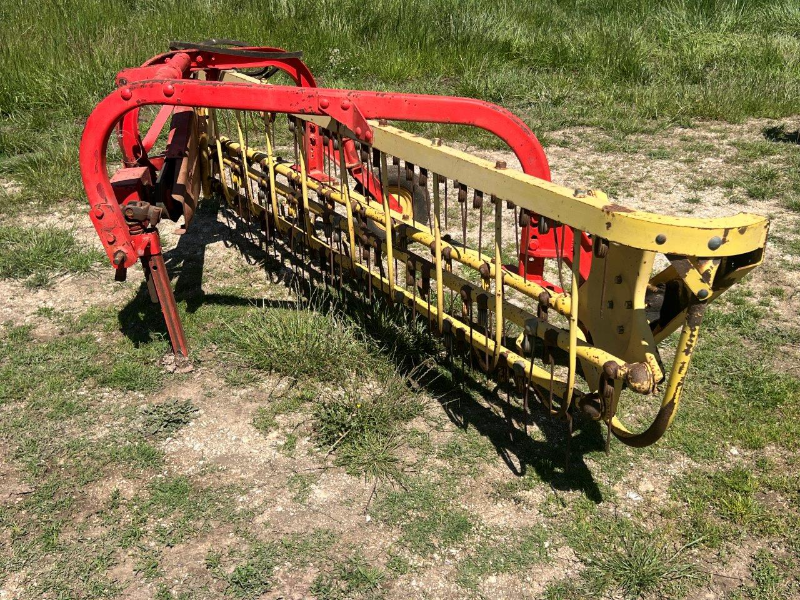 Lot 20 - NEW HOLLAND 57 ROLL-A-BAR HAY RAKE | AuctionsPlus