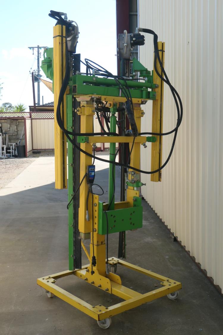 Lot 30 Double Bladed Vine Trimmer AuctionsPlus