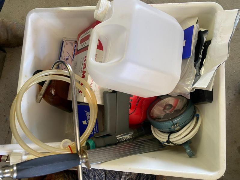 Cattle vaccinators, dehorners & hoof trimmers AuctionsPlus