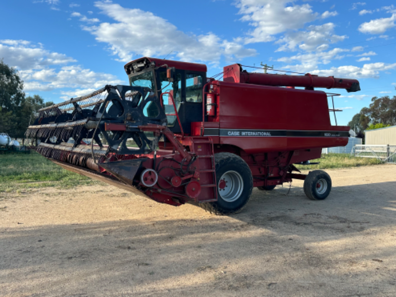 Lot 226 - Case IH 1620 header and 1010 front | AuctionsPlus