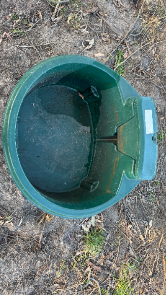 Lot 36 - 200L plastic water trough Polymaster MT2 (new model) VGC ...