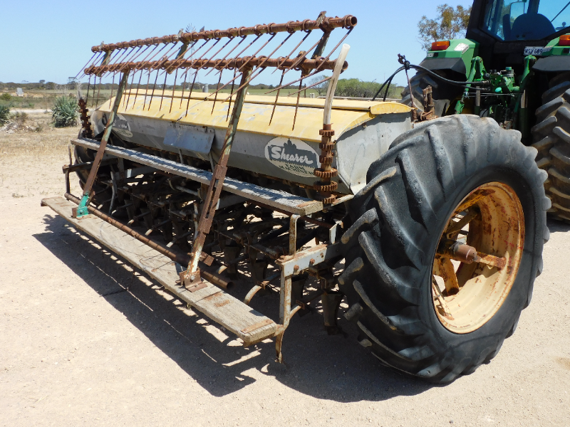Lot 788 - John Shearer 16 Row Combine | AuctionsPlus