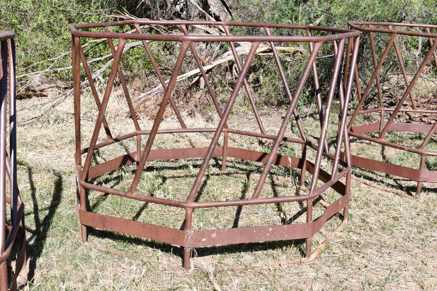 Lot 33 - Round bale hay ring no. 2 | AuctionsPlus