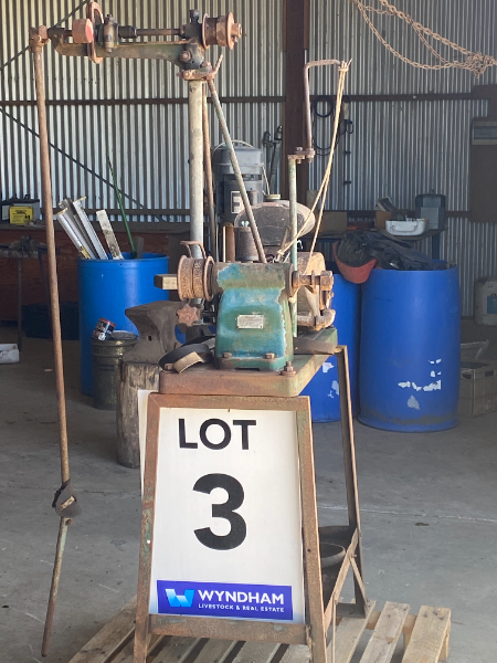 Lot 3 - Shearing Motor with 2 Cycle Cooper Engine | AuctionsPlus