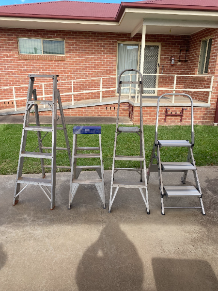Lot 13 - 4 x ladders | AuctionsPlus