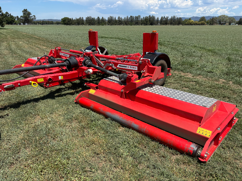 Lot 4 - Trimax Mower Pegasus | AuctionsPlus