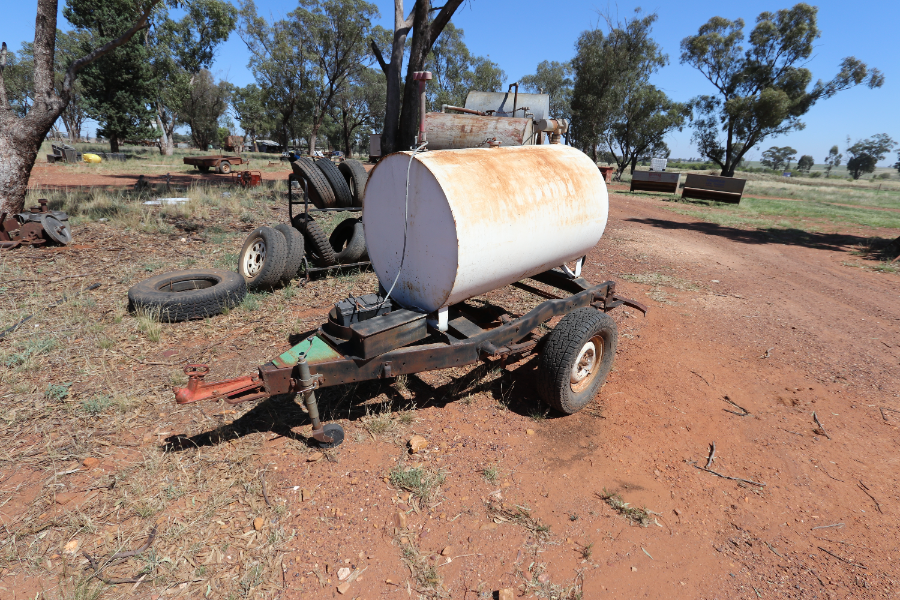 Lot 45 - 1,000L Diesel fuel cart with electric pump | AuctionsPlus