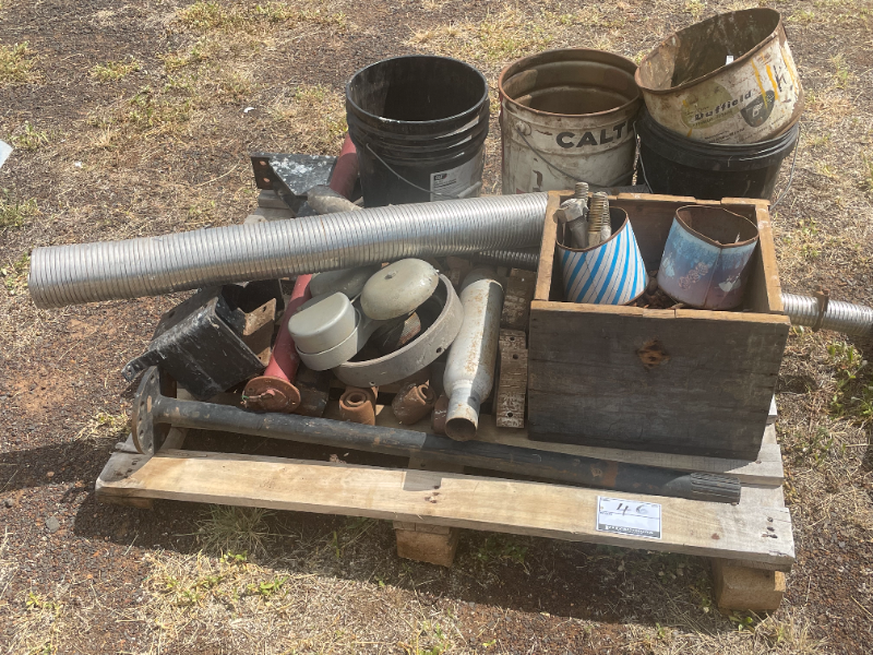 Lot 46 - Sundry items including bolts and nuts, flexible pipe, pintle ...