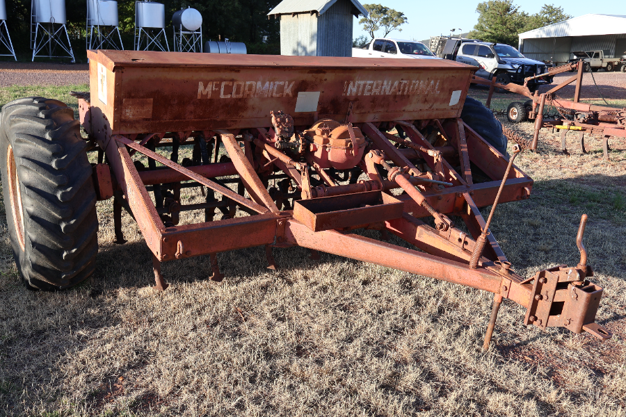 Lot 4 - International McCormick A6-1 Combine | AuctionsPlus