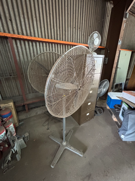 Lot 50 - Industrial fans x 2 | AuctionsPlus