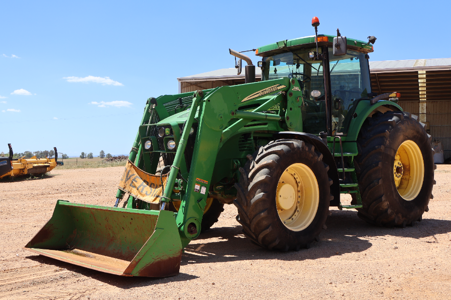 Lot 105 - Front End Loader & Bucket | AuctionsPlus