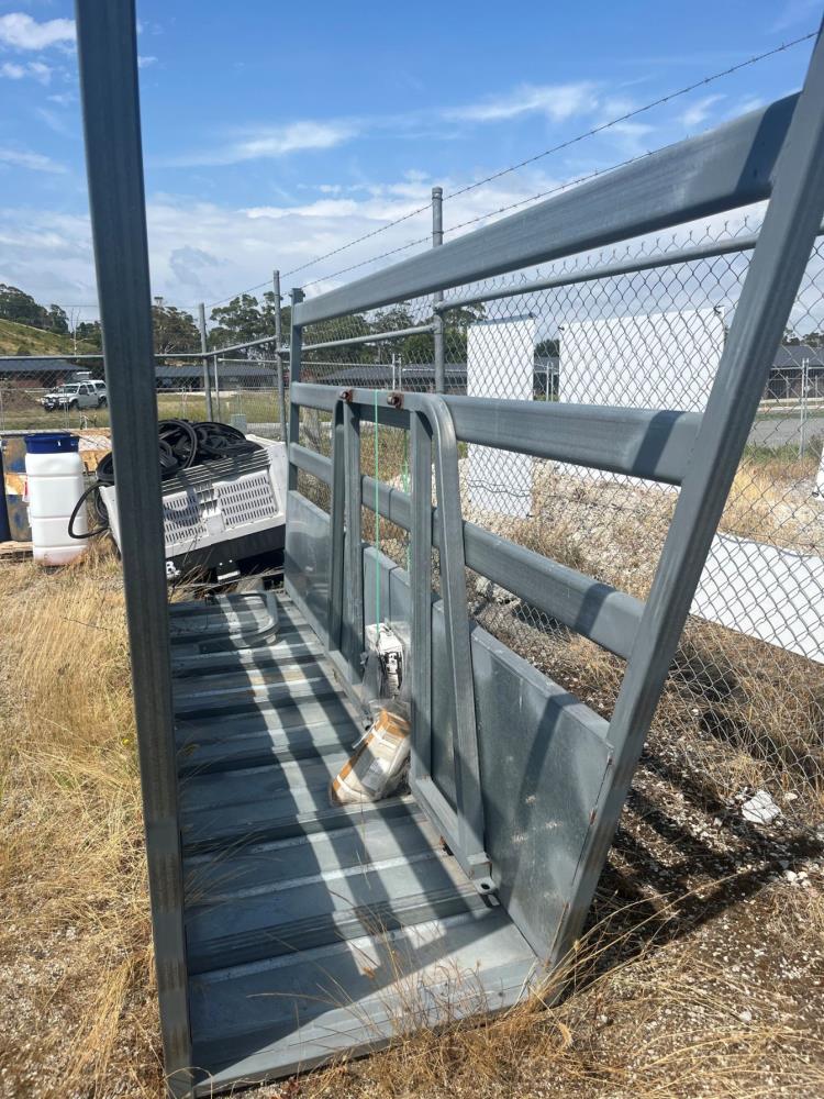 Lot 50 - Arrowquip Loading Ramp Beefmax 3.5m | AuctionsPlus