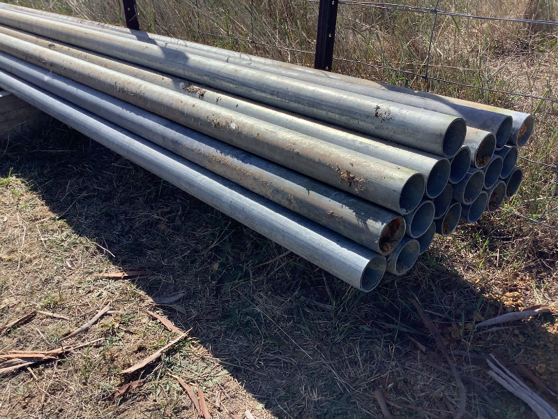 Lot 110 - 20 x Galvanised Steel Posts 5.7m x 3.9mm x 50nb | AuctionsPlus