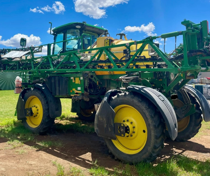 John Energy Rig Lot 1 - John Deere R4023 Spray Rig with Weed-it. | AuctionsPlus