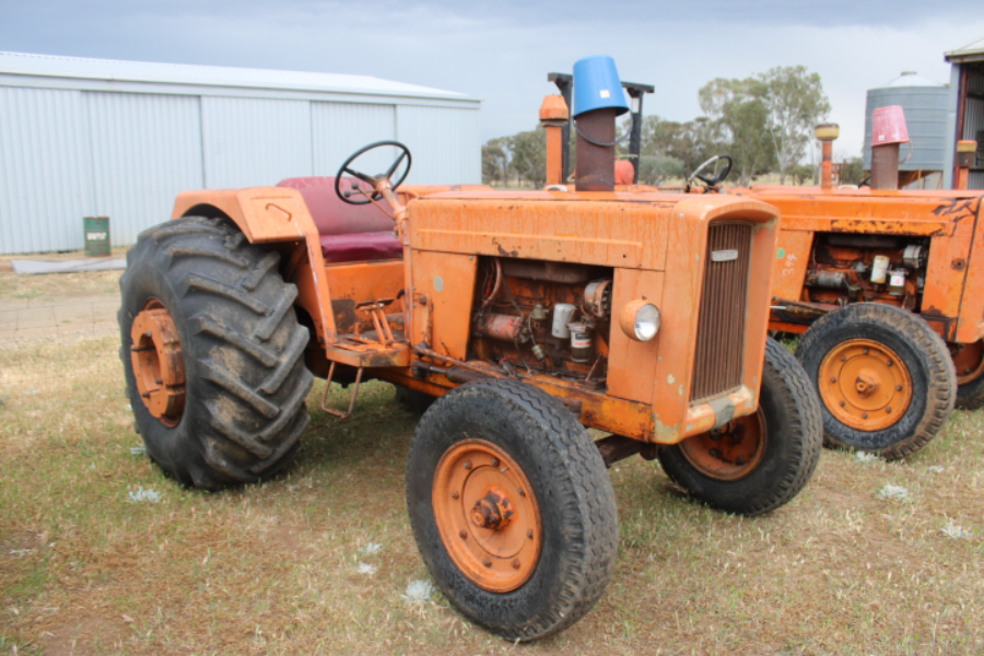 CHAMBERLAIN 354 TRACTOR | AuctionsPlus