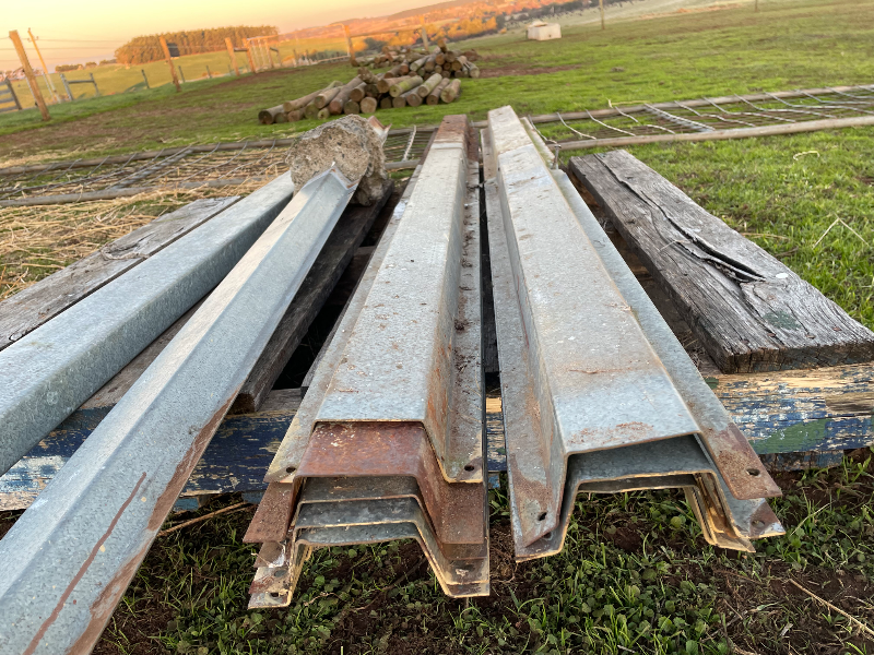 Lot 60 - Steel Fence Posts | AuctionsPlus