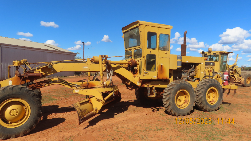 Lot 2 - Gallion Grader | AuctionsPlus