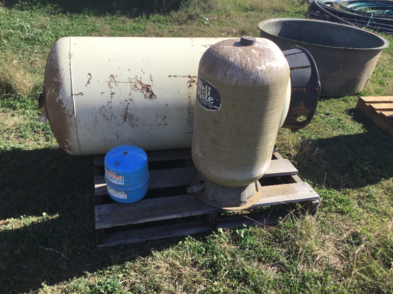 Lot 149 - 3 PRESSURE TANKS | AuctionsPlus