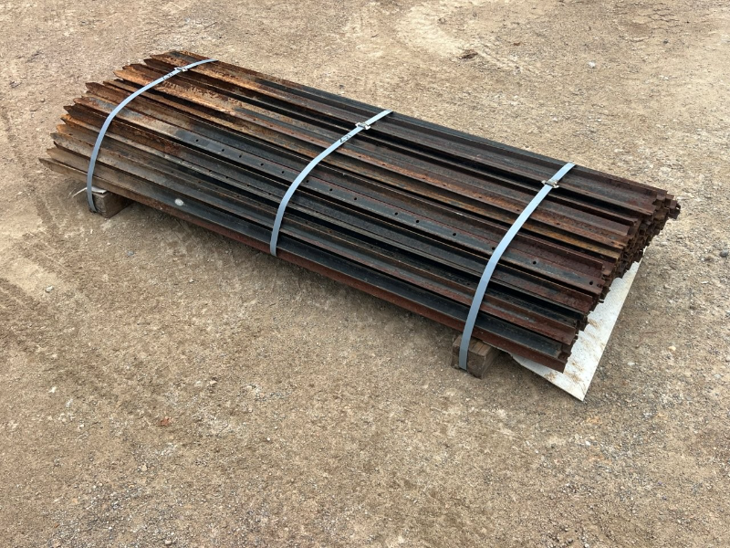 Lot 47 - APPROX 127 X IRON POSTS | AuctionsPlus