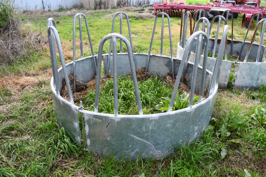 Lot 88 - Round bale hay ring | AuctionsPlus