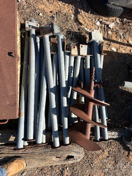 LOT# 63 - Stands | AuctionsPlus