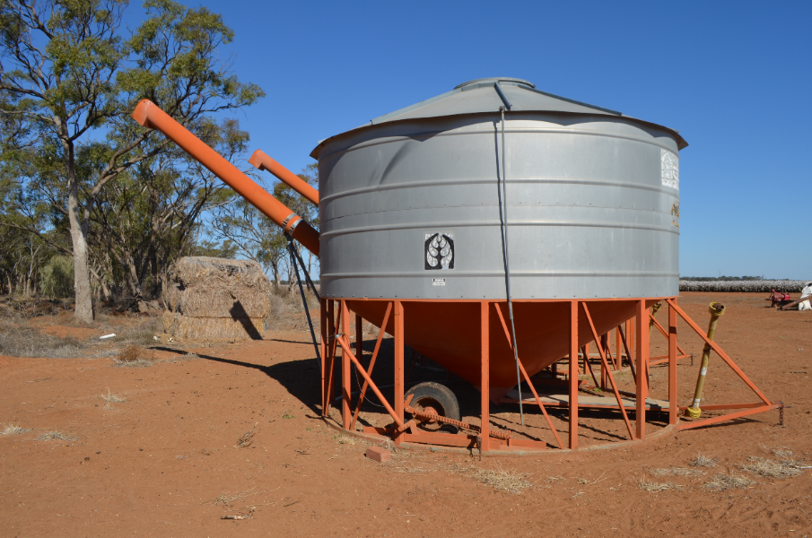 Lot 12 - 28T Sherwell Field Bin | AuctionsPlus