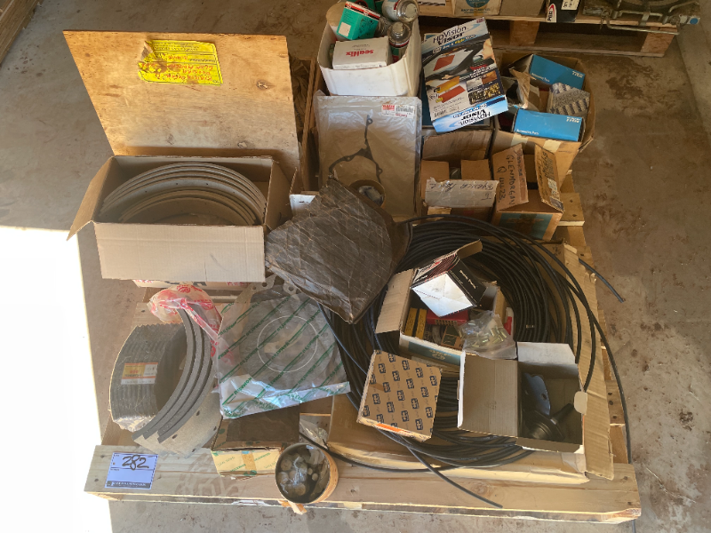 Lot 282 - Sundry items including air hose, new pinion and gear parts ...
