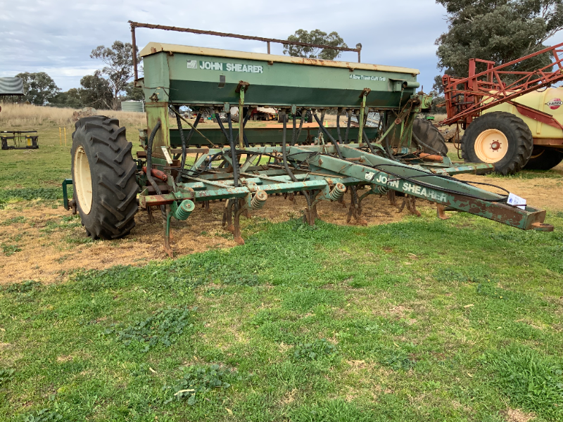 Lot 12 - Combine | AuctionsPlus