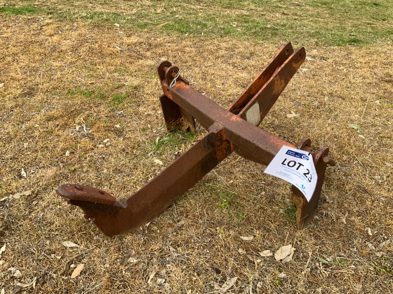 Lot 23 - 3 PL Ripper | AuctionsPlus