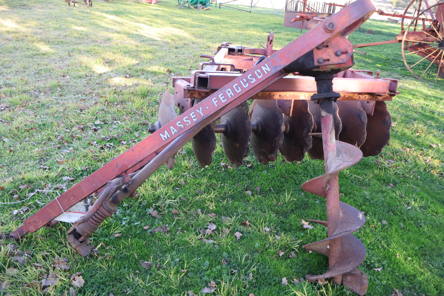 lot-200-massey-ferguson-post-hole-digger-9-auctionsplus