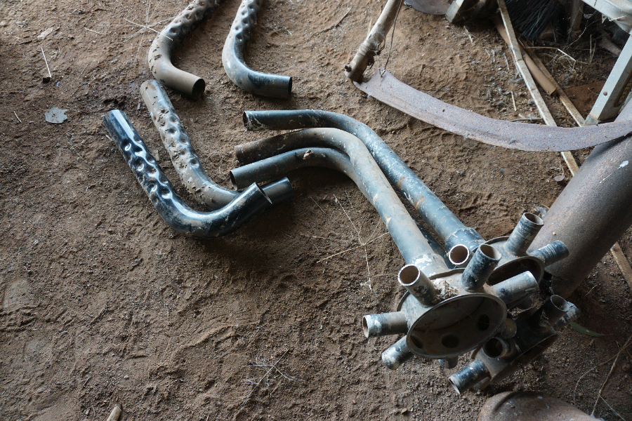 Lot 57 - Varies air seader parts | AuctionsPlus