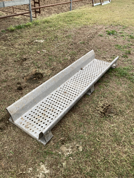 Lot 23 - Aluminium Cattle Platform | AuctionsPlus