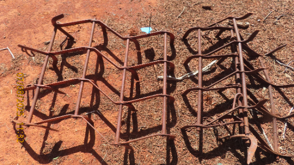Lot 169 - Small Harrows | AuctionsPlus