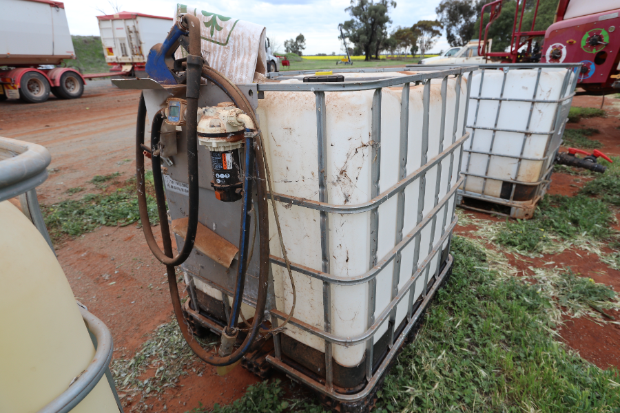 Transfer Tanks | AuctionsPlus