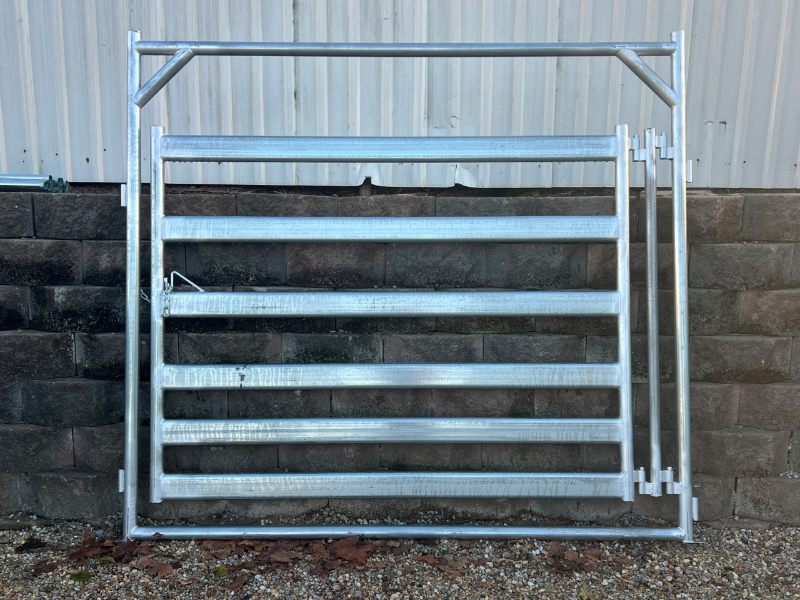 Lot 68 - 2.4M H/D GATE IN FRAME | AuctionsPlus
