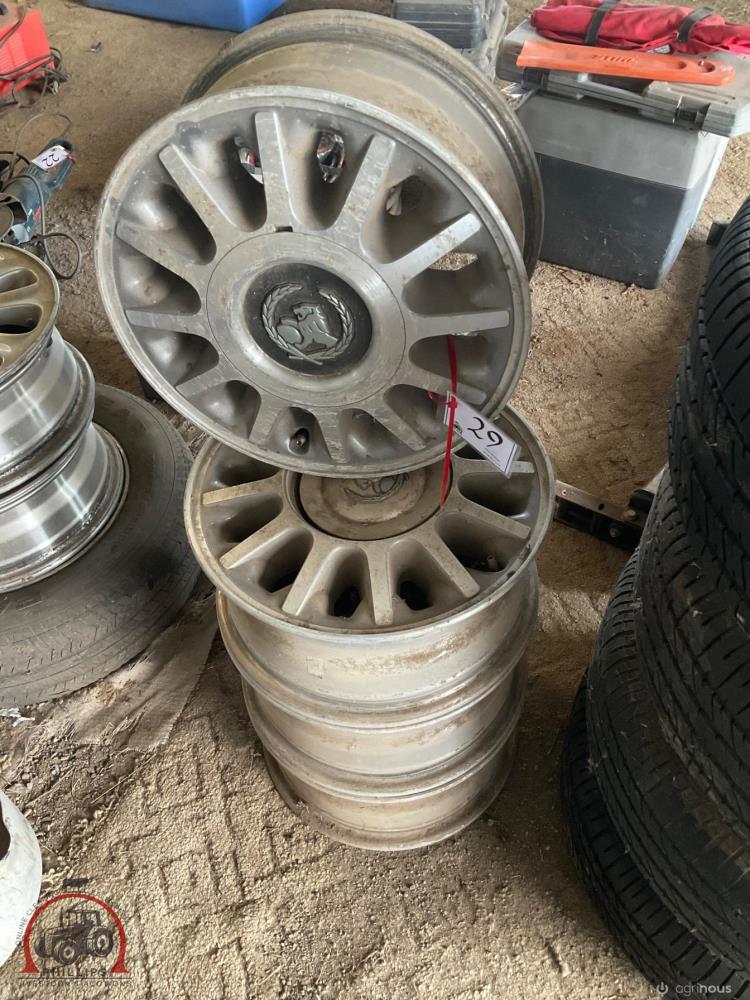 Lot 29 - Holden Statesman Rims 2000 Model, Original | AuctionsPlus