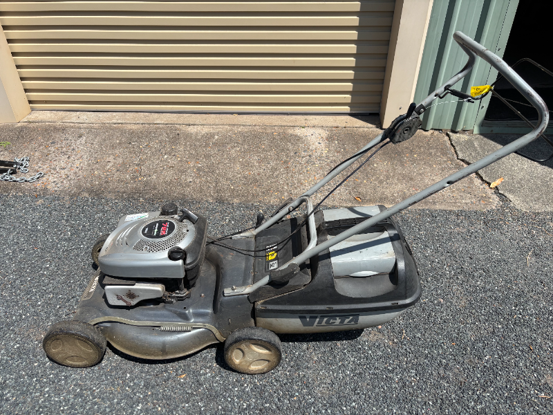 Lot 7 - Victa Commando 725 self propelled mower | AuctionsPlus