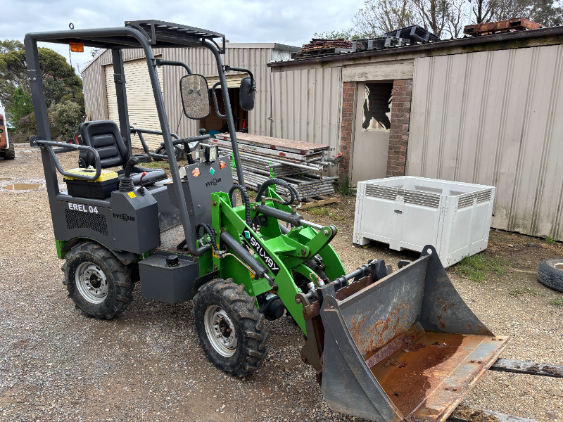 Lot 9 - Electric Loader | AuctionsPlus
