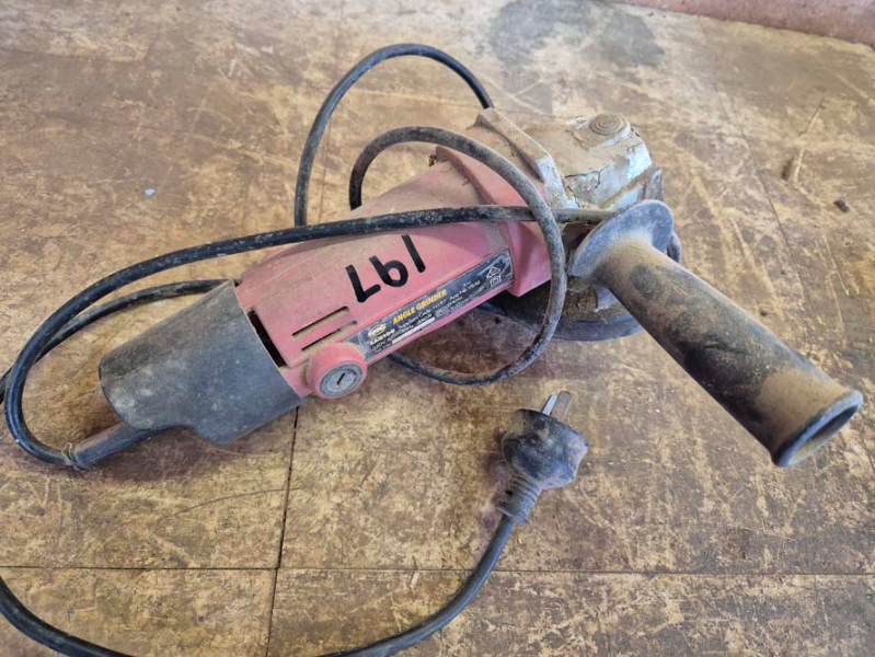 Lot 197 - Angle Grinder | AuctionsPlus