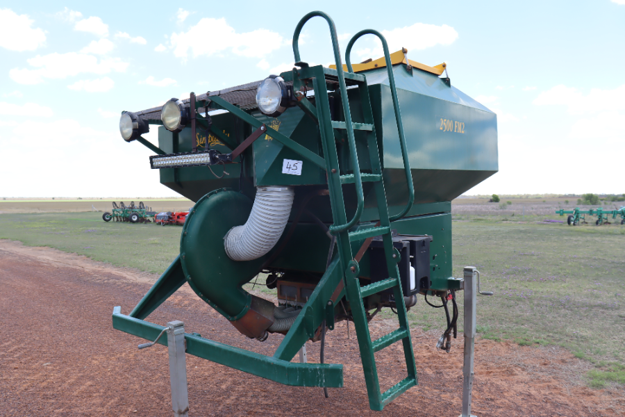 Simplicity FM2 2500, Front Mount Air Seeder | AuctionsPlus