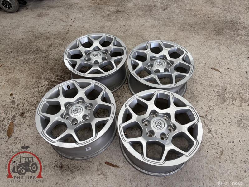 Lot 90 - Toyota Rav 4 Rims | AuctionsPlus