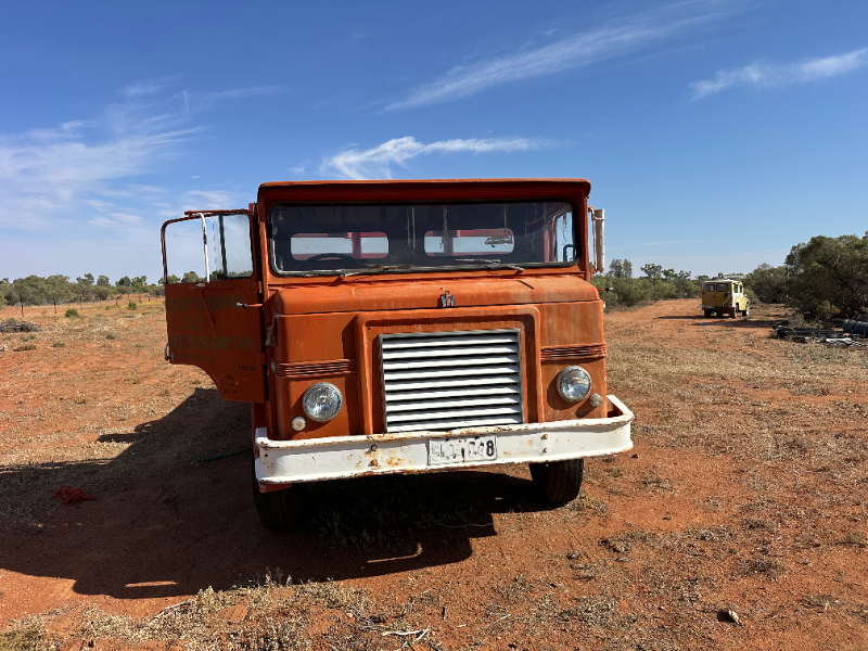 International C1800 series V8 | AuctionsPlus