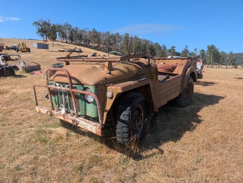 Lot 19 - Pair Austin Champs,Ex Army Vehicles, Rolls Royce Engines Turns ...
