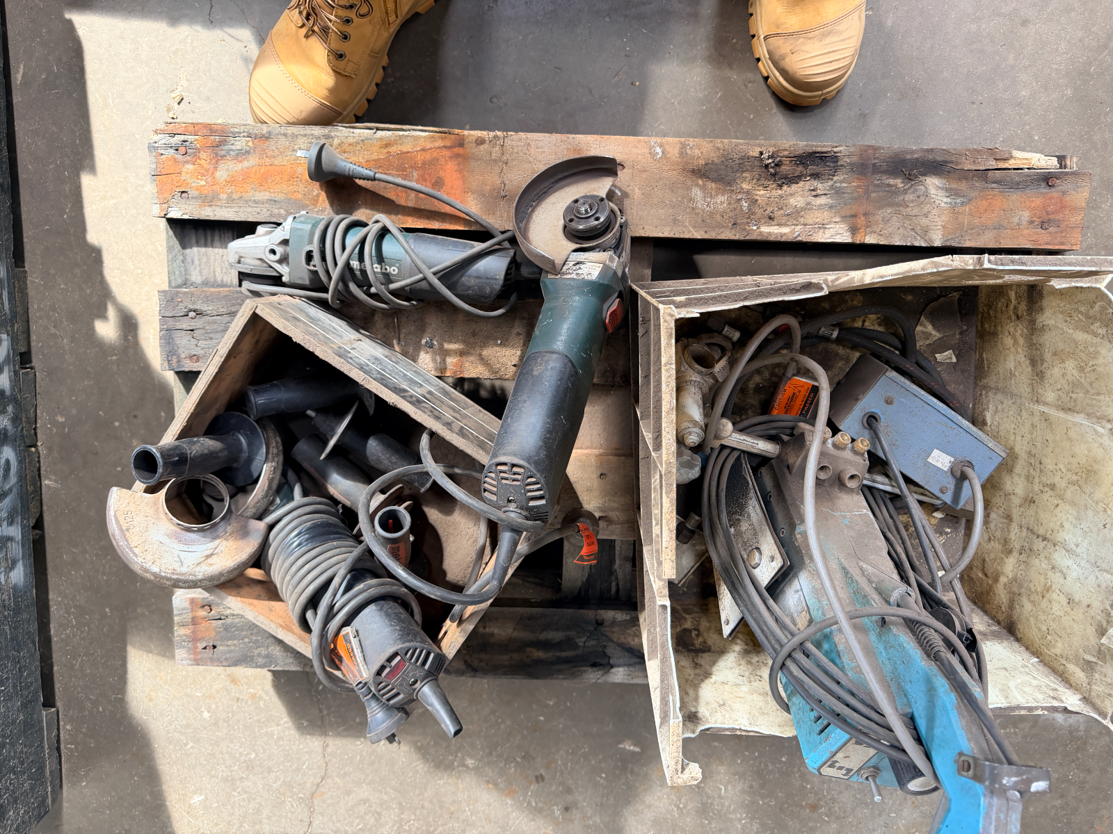 Assorted angle Grinders | AuctionsPlus