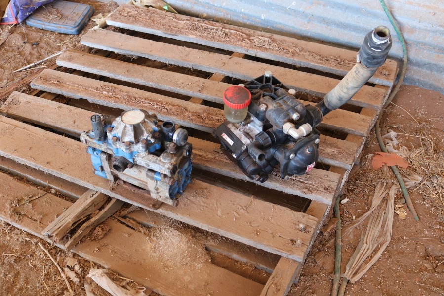 Lot 183 Hydraulic spray pumps x 2 AuctionsPlus