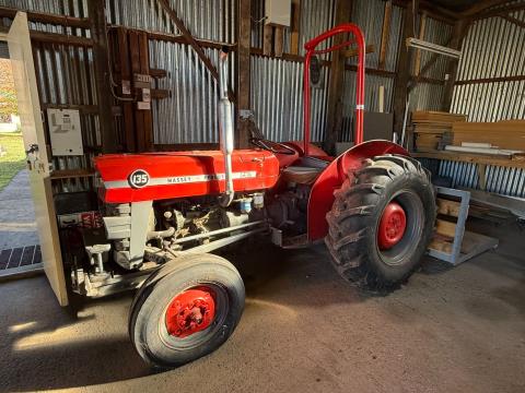 004 · Massey Ferguson 135 Multi Power Tractor (Used)