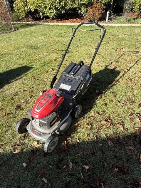 041 · Honda HRU 19 Lawn Mower (Used)