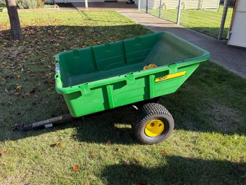 045 · John Deere 10P Garden Trailer (Used)