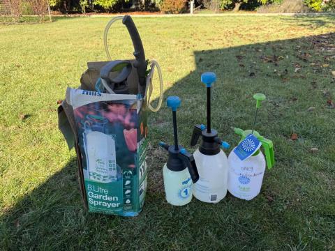 052 · Spray Units & Garden Tools (Used)